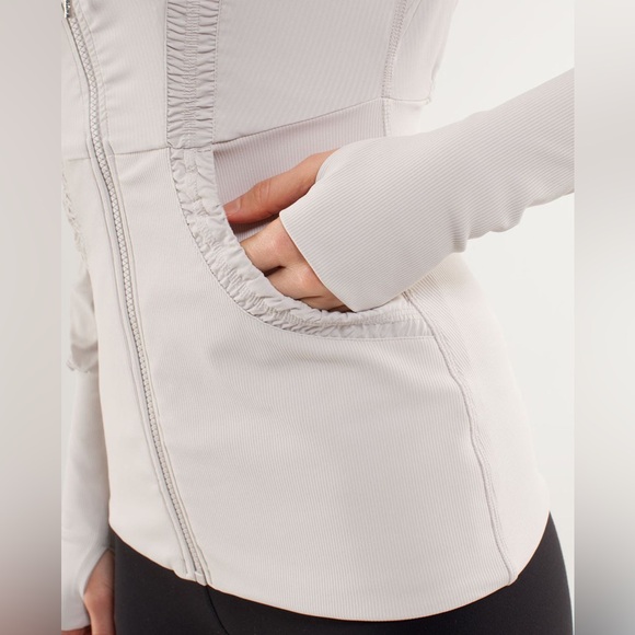 Lululemon Dance Studio Jacket in Dune, size 6 - Picture 7 of 14